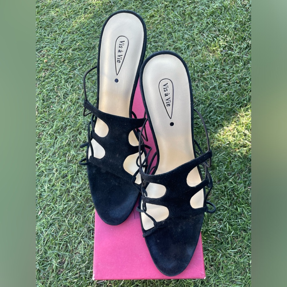 Vis a Vie Jude Black Suede Heels  Sz(8)